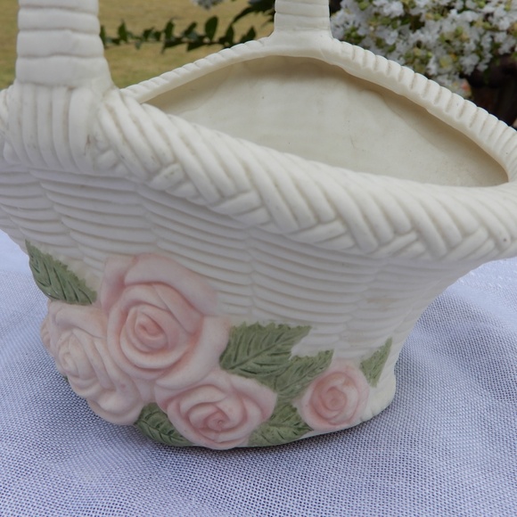 VTG Ceramic Floral Basket - Picture 3 of 6